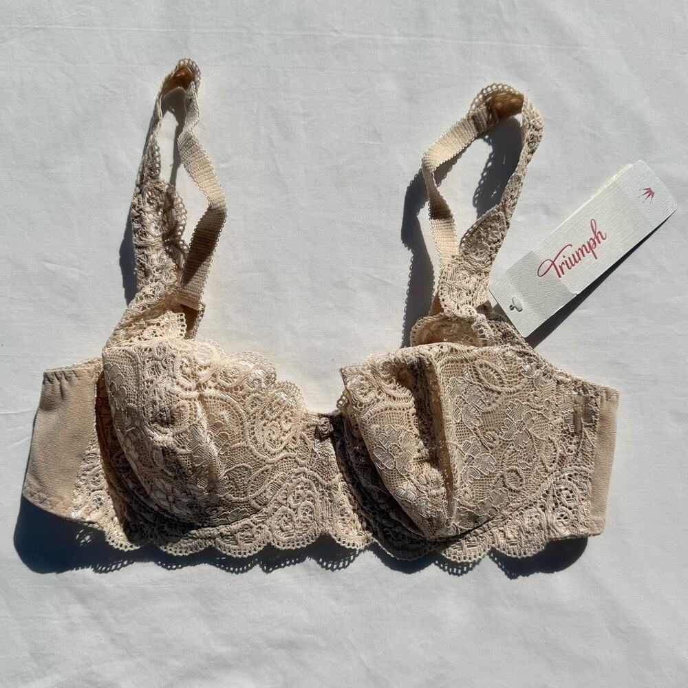 Triumph Amourette 300 Lined Underwire Bra US 36A Beige Lace